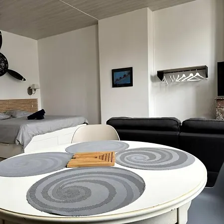 ღ Flyer • Termes, Centre-ville & Parking Rochefort (Charente-Maritime)